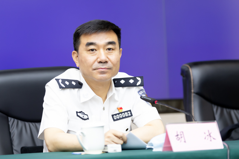 省公安厅刑侦局局长胡冰.jpg