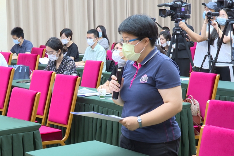 人民网记者.jpg
