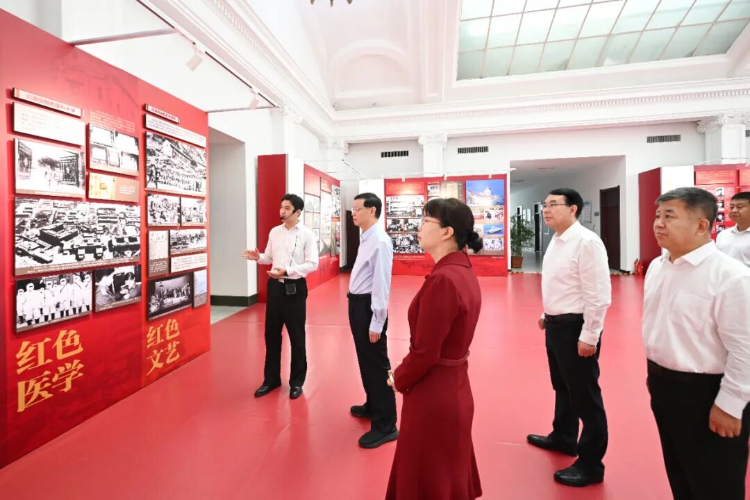 许昆林在省文化和旅游厅调研