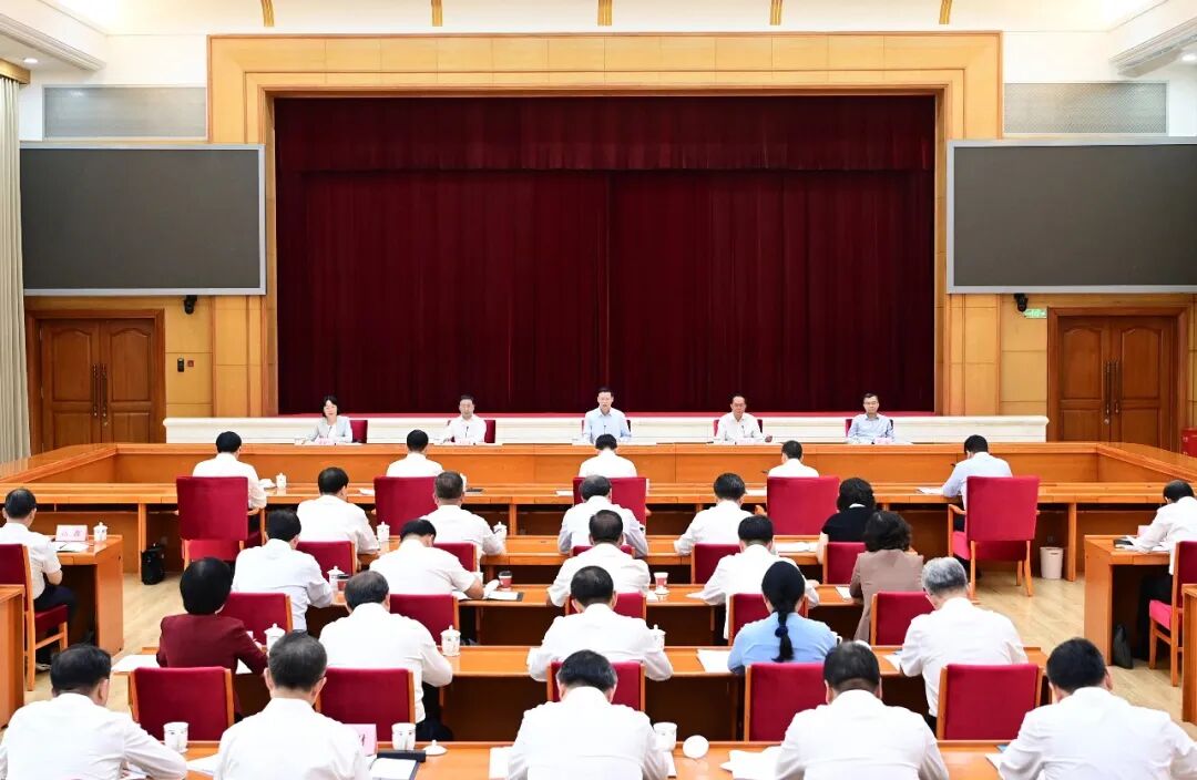 省委常委会会议暨省委党的建设工作领导小组会议召开 许昆林主持并讲话 车俊讲话 王新伟周波出席