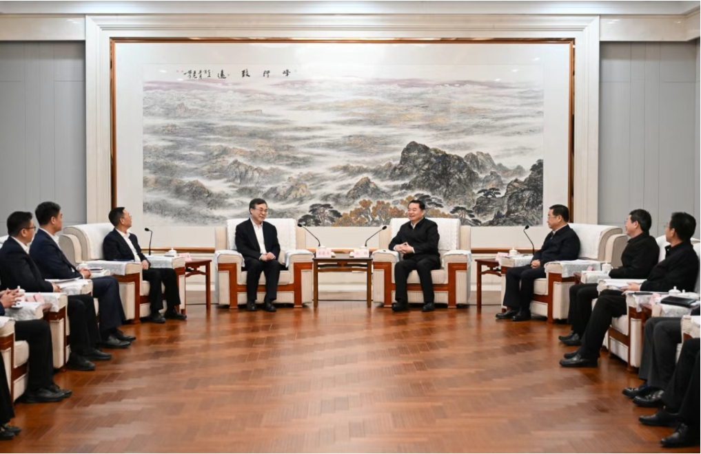 郝鹏王新伟会见中国邮政集团董事长刘爱力一行 共同见证省企签署战略合作框架协议