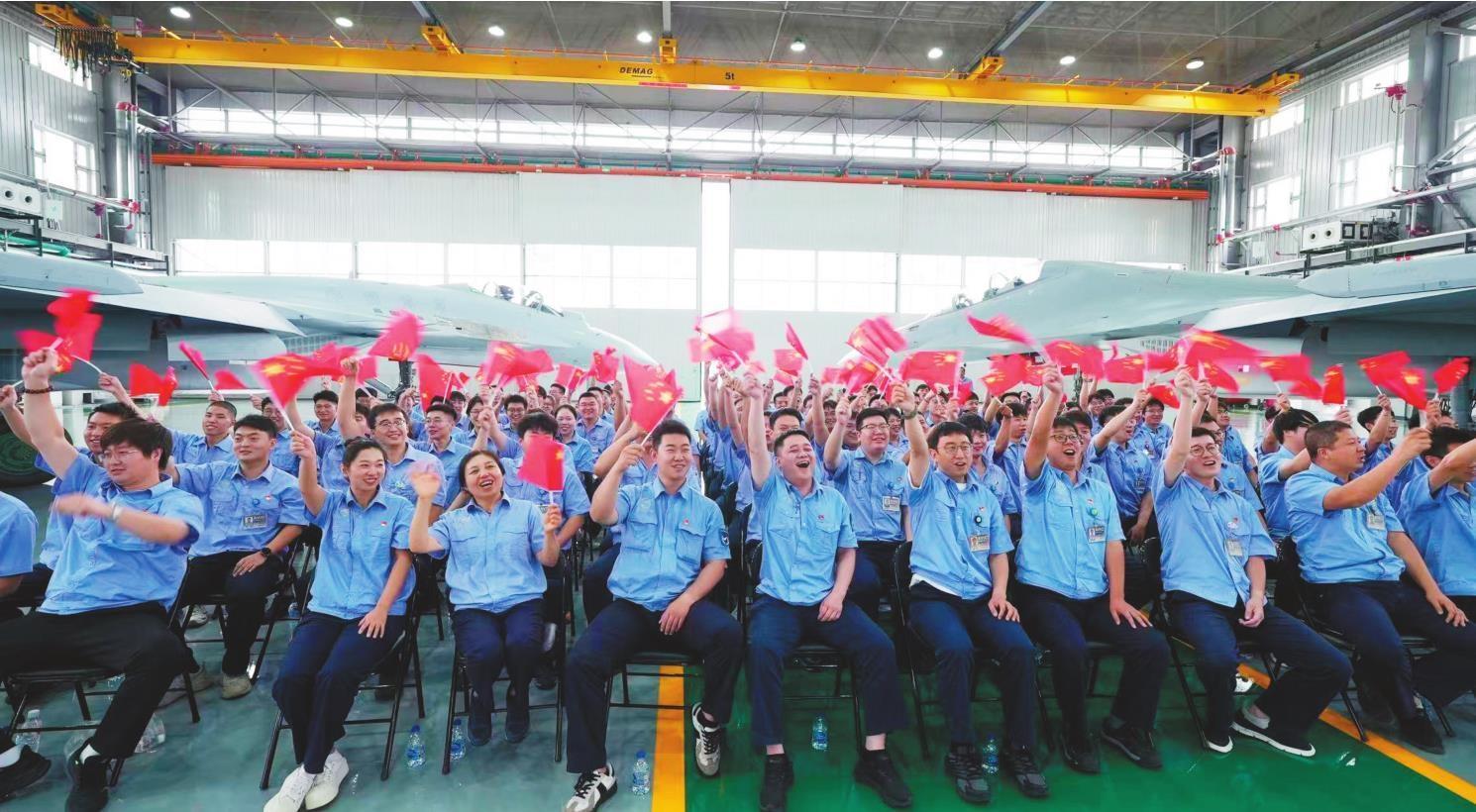 全省各地各部门集中收看纪念中国人民抗日战争 暨世界反法西斯战争胜利80周年大会