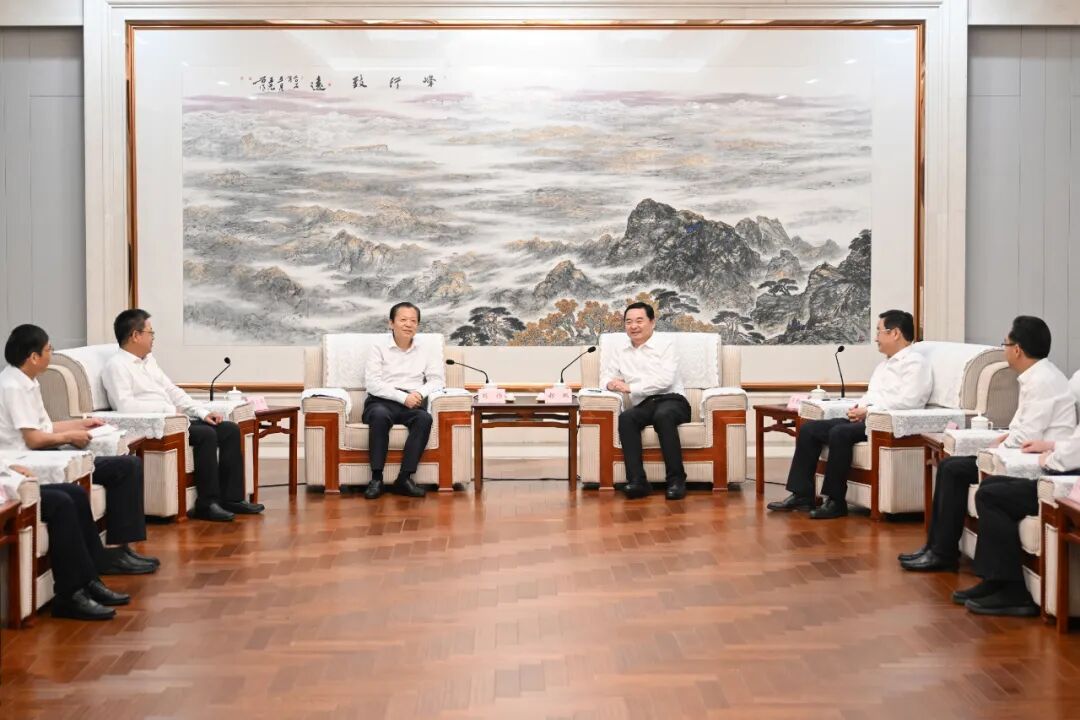 郝鹏王新伟会见交通运输部部长刘伟一行