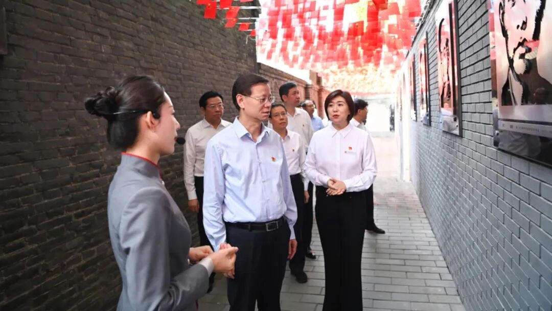 许昆林瞻仰中共满洲省委旧址