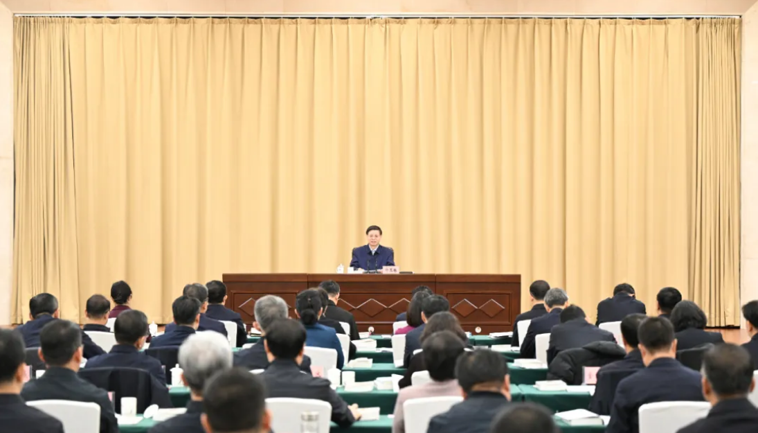 省委举办深入学习贯彻《习近平谈治国理政》第五卷读书班 许昆林讲话 王新伟周波熊茂平出席