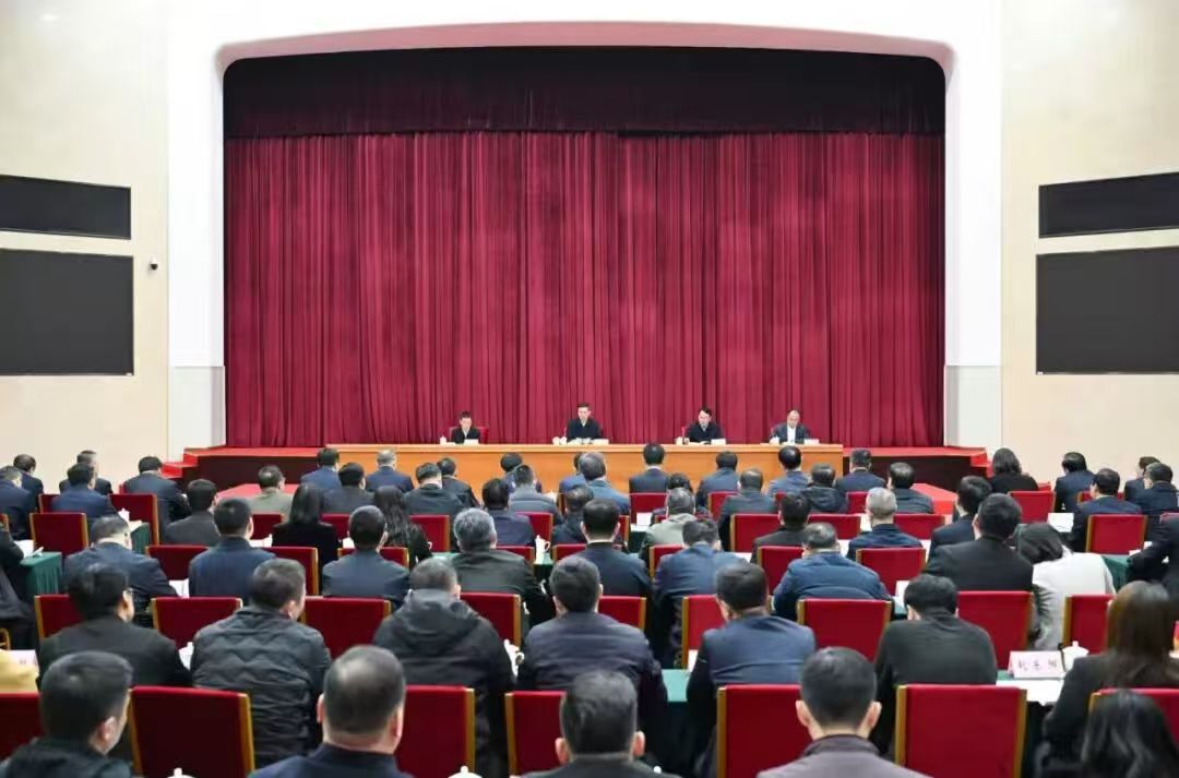 省委宣传部召开机关干部大会 宣布中央及省委有关任职决定 许昆林出席会议并讲话