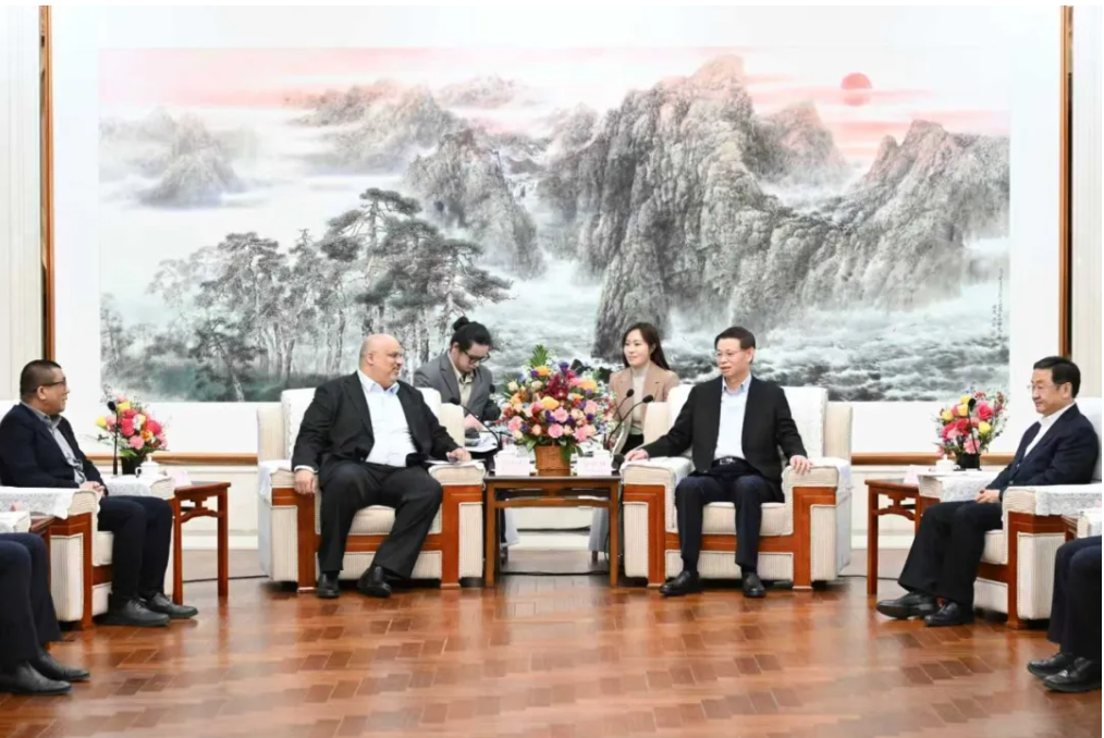 许昆林王新伟会见沙特国际电力和水务公司中国区主席赛乐·哈卜提