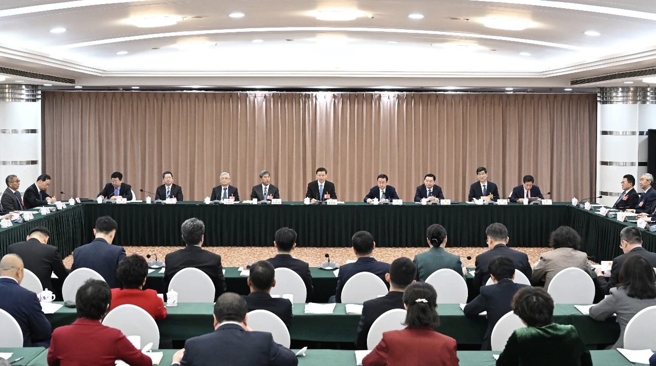 十四届全国人大四次会议辽宁代表团举行全体会议 推选许昆林为代表团团长 王新伟陈向群为副团长