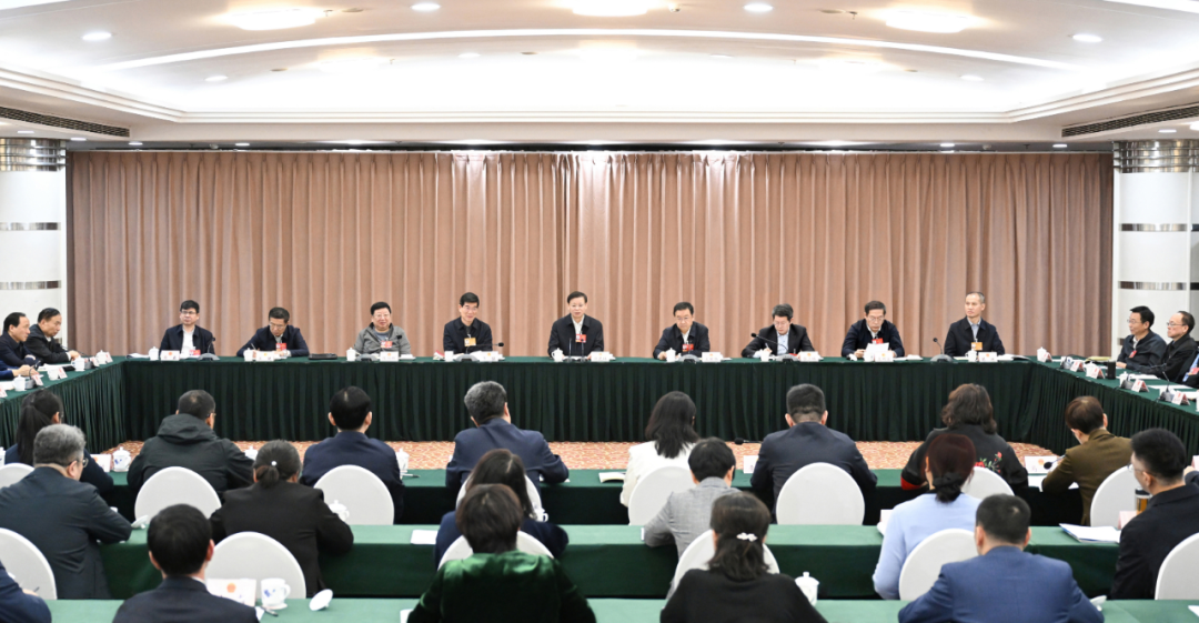 辽宁代表团举行专题学习会议 传达学习习近平总书记重要讲话精神 许昆林主持并讲话 王新伟出席