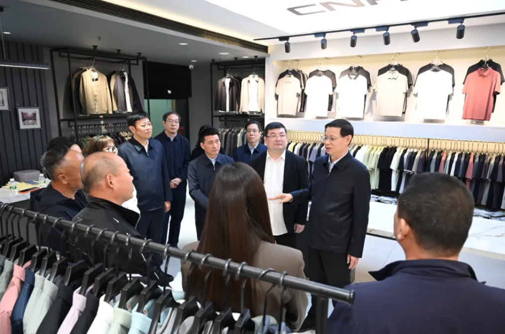 许昆林在鞍山调研并主持召开县（市、区）党政主要负责同志座谈会