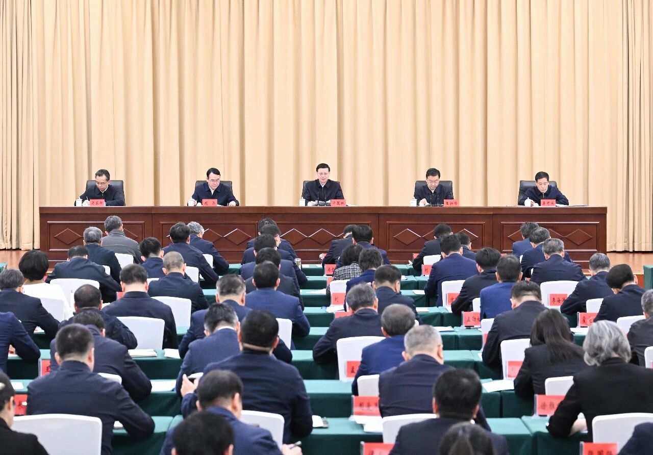 许昆林与全省高校党委书记校长集体谈话 王新伟主持