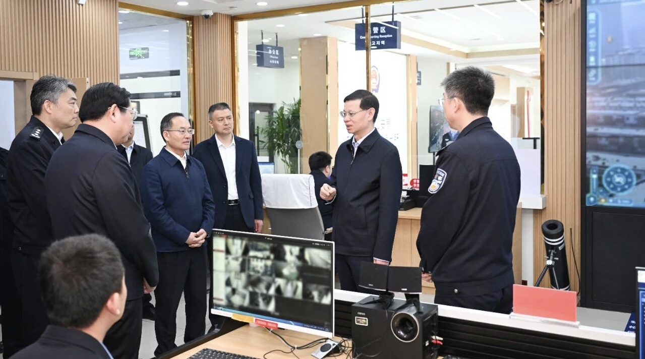 许昆林调研社会治理工作