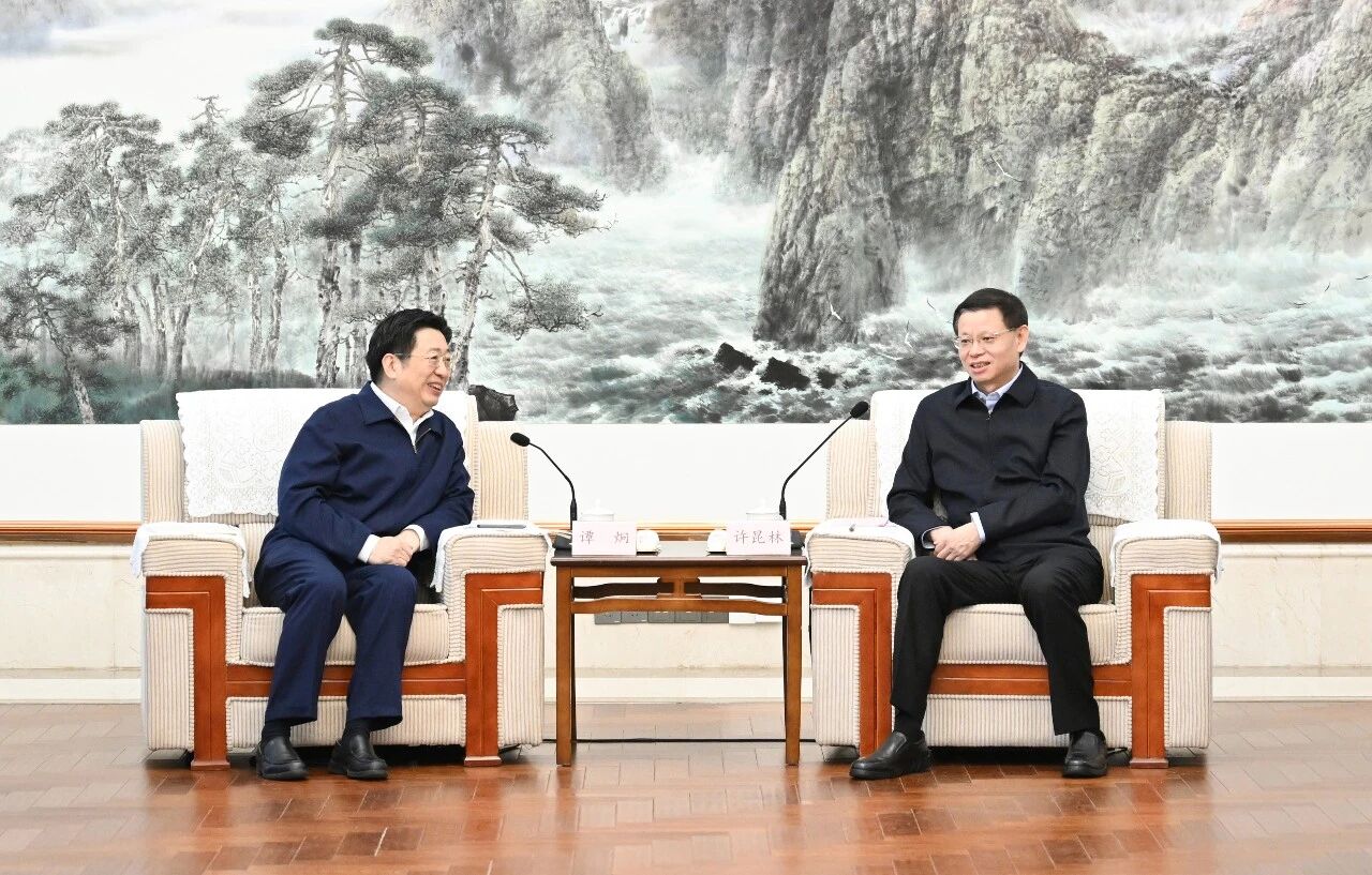 许昆林会见国家开发银行行长谭炯