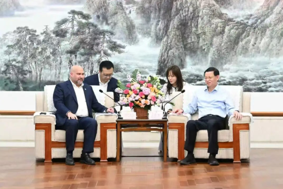 许昆林会见沙特阿美亚洲总裁赛乐·扎伊德