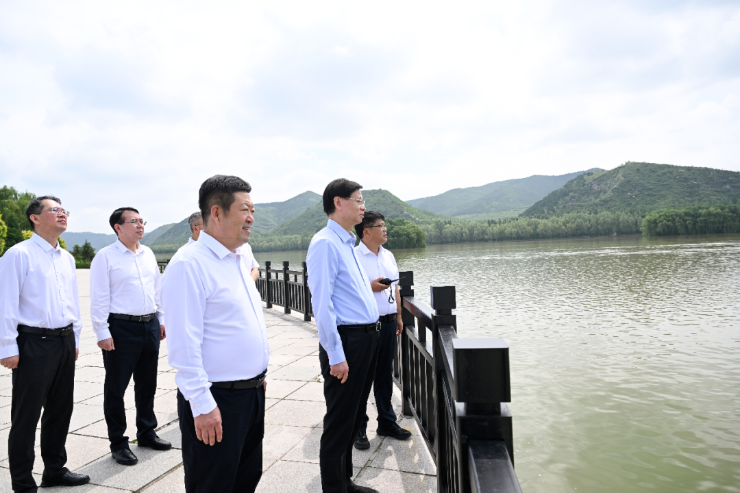 许昆林在朝阳调研并主持召开县（市、区）党政主要负责同志座谈会