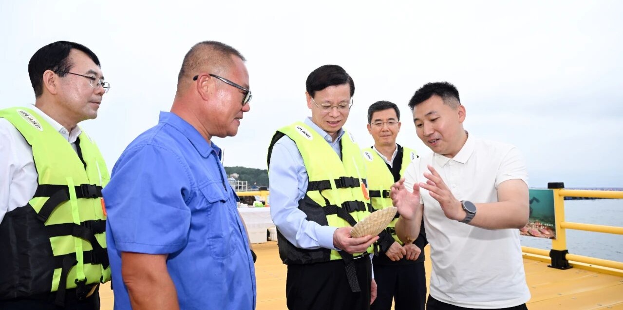 许昆林在大连市长海县调研