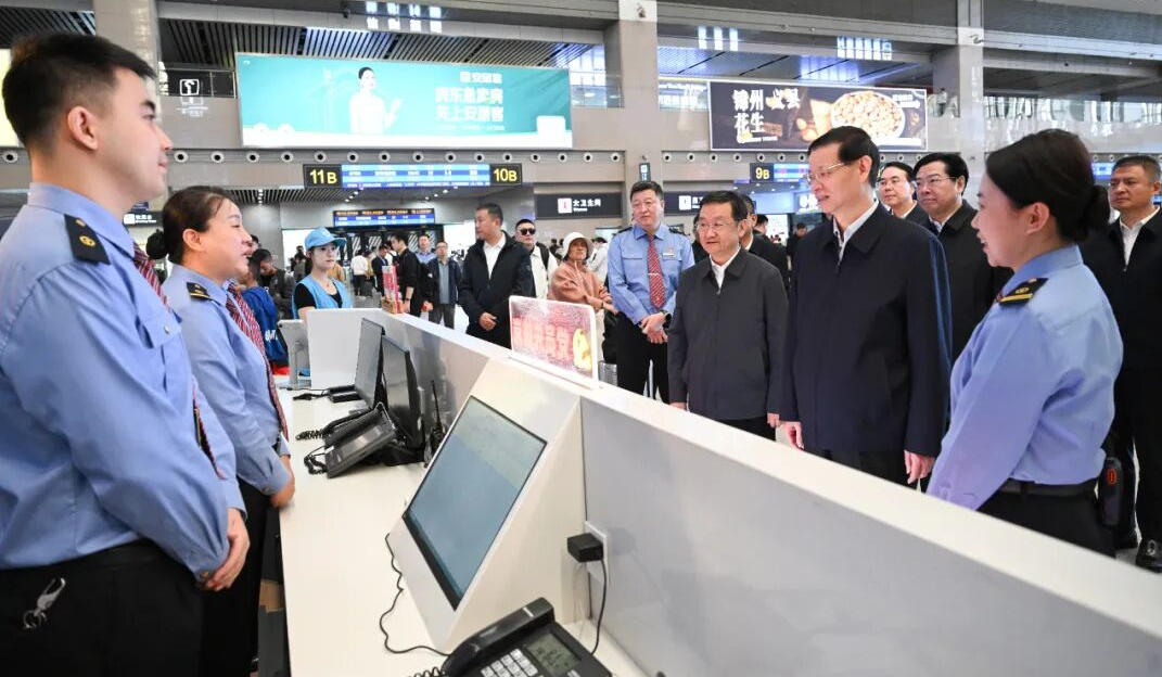 许昆林王新伟检查调度国庆假期安全生产和交通文旅等工作 霍步刚参加